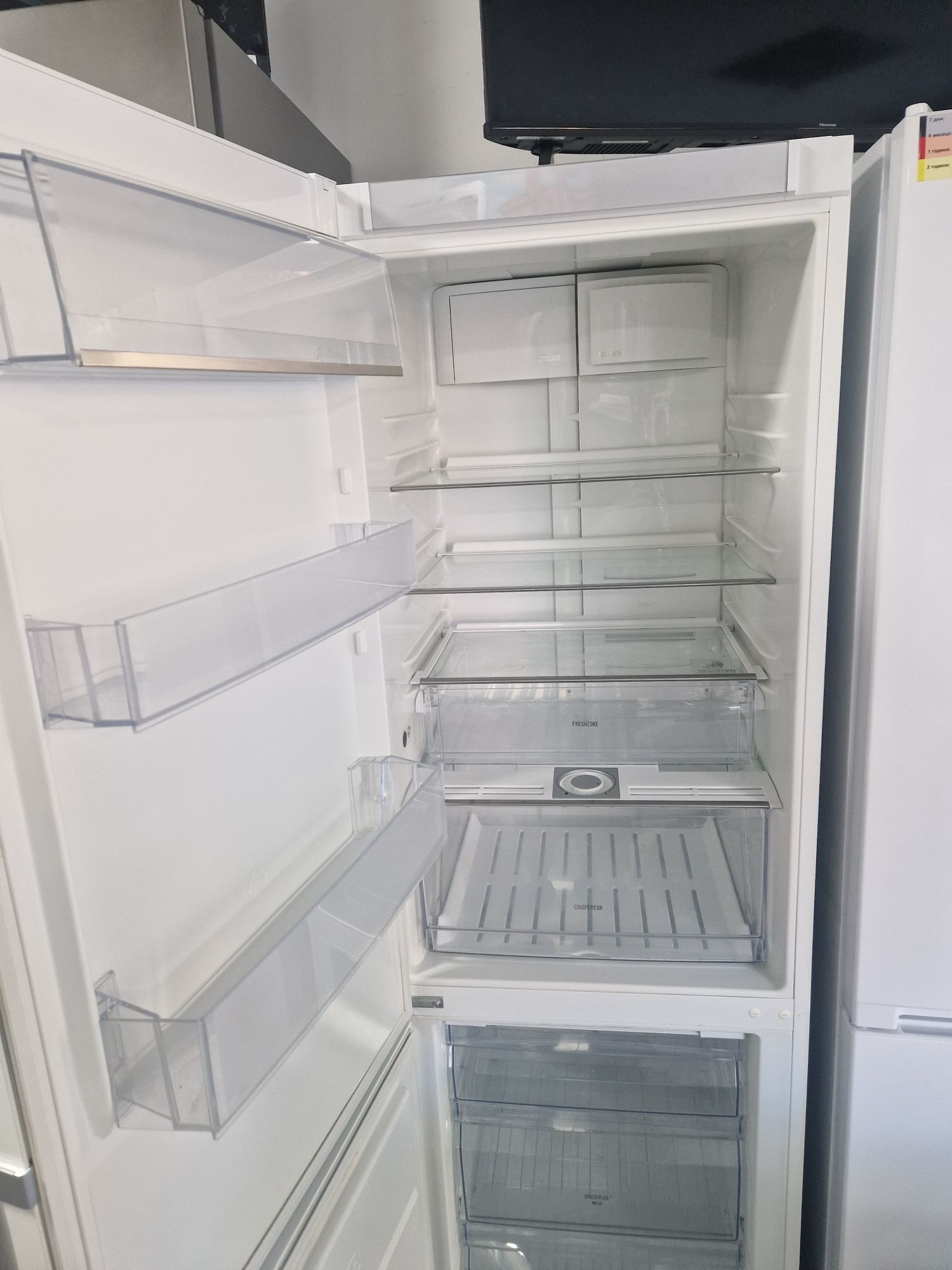 Хладилник с фризер Electrolux A++ No Frost
