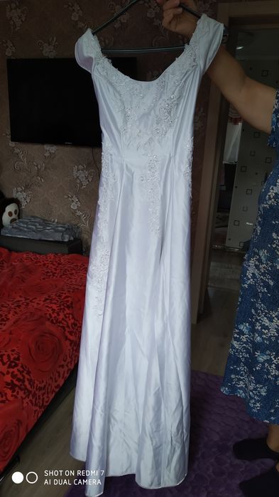 Продам свадебные платья