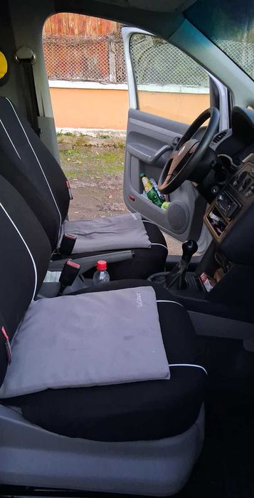 Продавам Caddy 2008