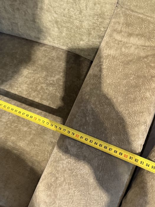 Fotoliu tapitat cu material textil de buna calitate