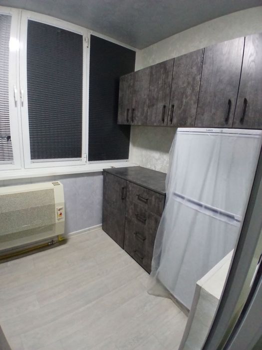 Сдаётся 2 ком переделана в 3 х ком в Микрорайоне