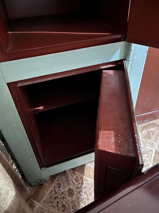 Металический сейф