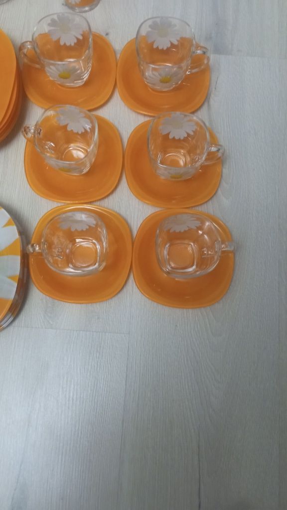 Продам сервиз чайно-столовый