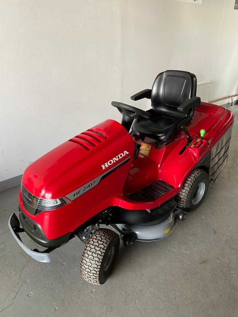 Tractoraș de tuns gazon Honda HF 2417 K5 HME