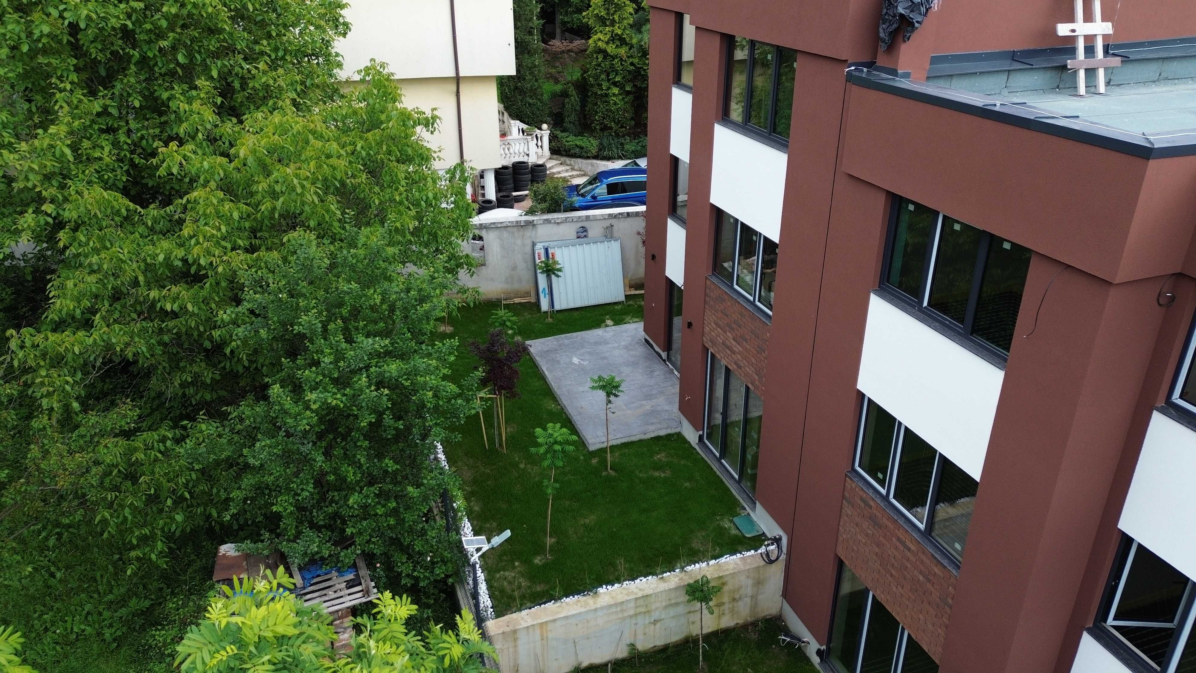 Продава КЪЩА в гр. Банкя до Фантастико от Инвеститор