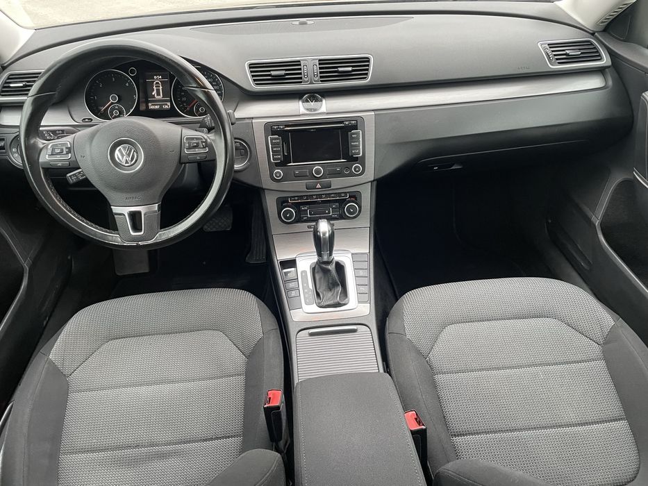 VW Passat 2012 // DSG // 140 CP