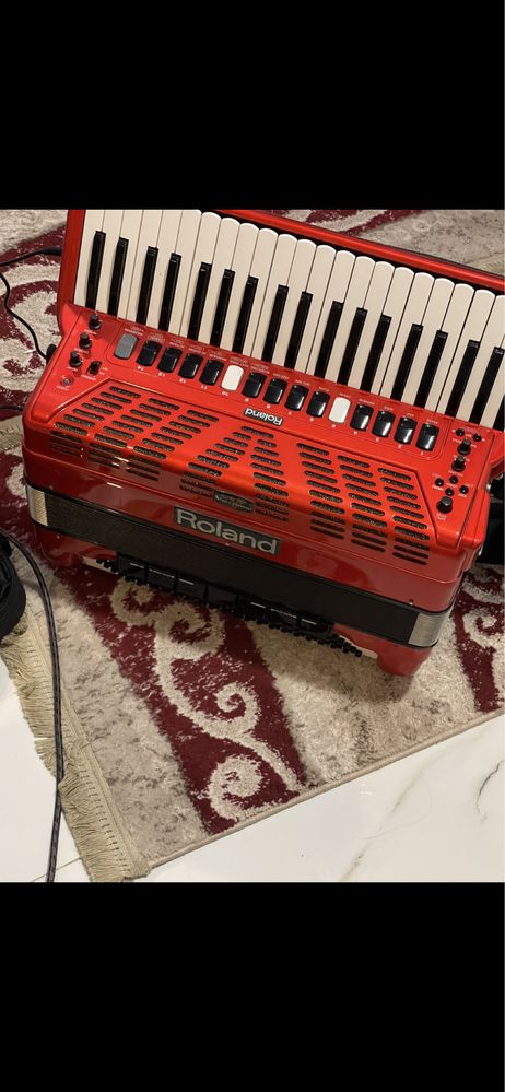 Vand acordeon roland fr5 impecabil