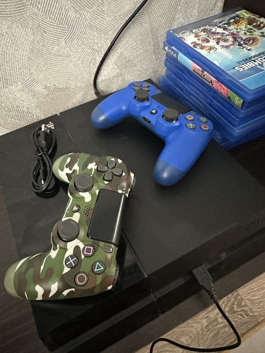 Продам sony playstation 4