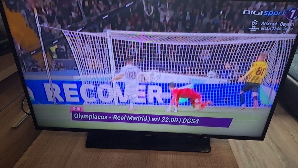 Vand televizor Samsung 40 inch (102 cm), model UE40H6203A