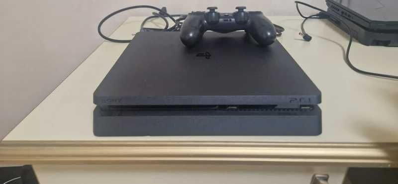 Playstation 4 Slim 1TB +inca 3 jocuri