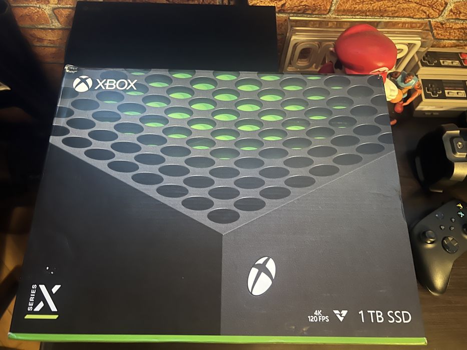 Xbox Series X 1TB cu 2 Controllere