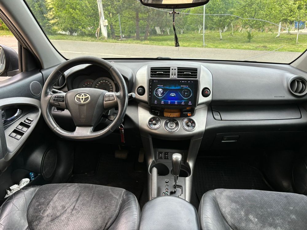 Toyota rav4 2011