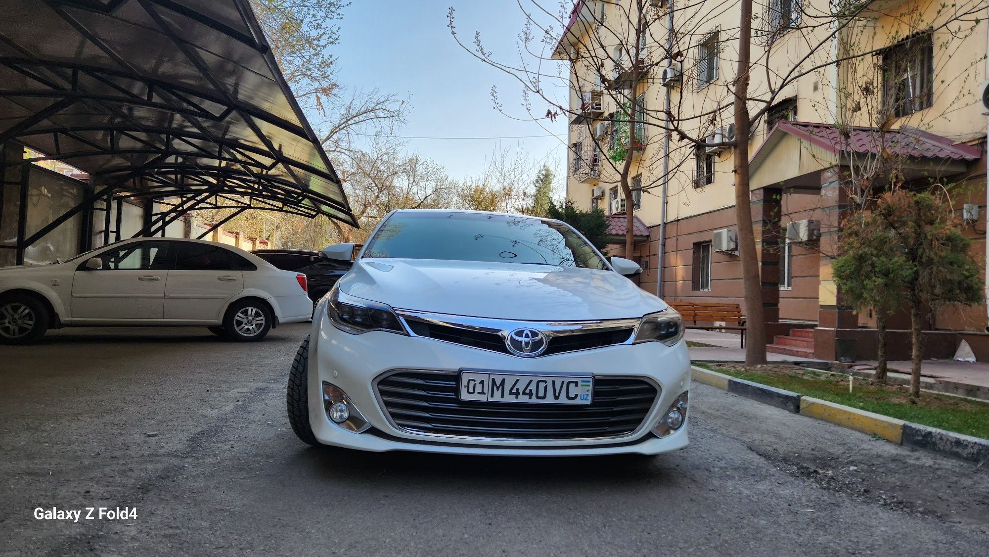 Продаётся тойота авалон.