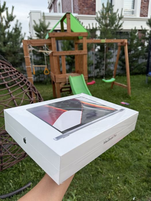 Apple MacBook Pro 14 чип M1 Pro 512gb