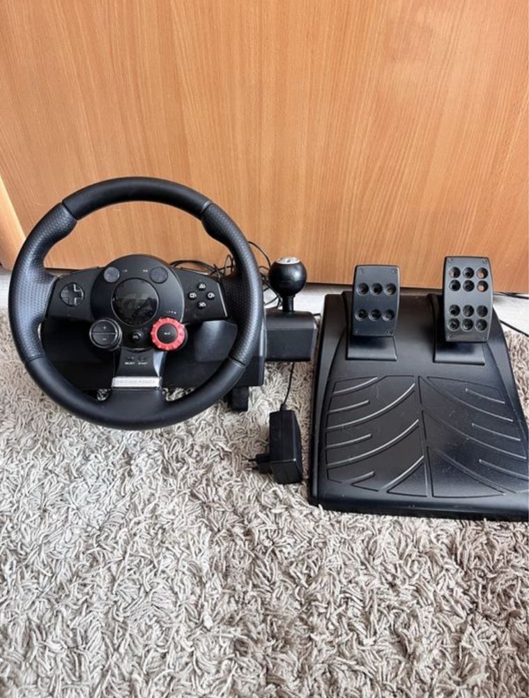 Игровой руль Logitech Driving Force GT / 900 градусов.