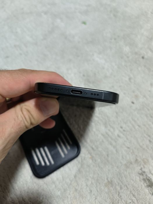 Iphone 16 pro, negru