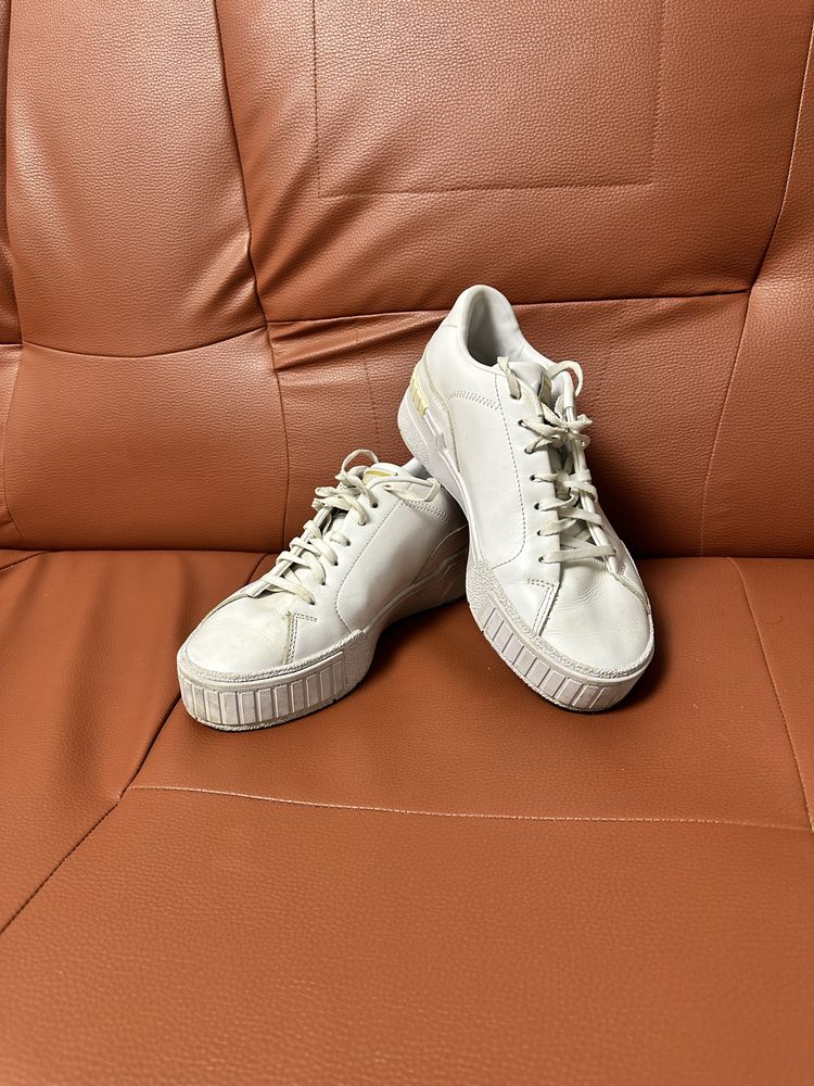 Adidasi Puma numarul 40