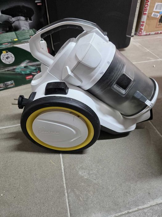 Aspirator fara sac Karcher VC 3, 700 W, recipient 0.9 l