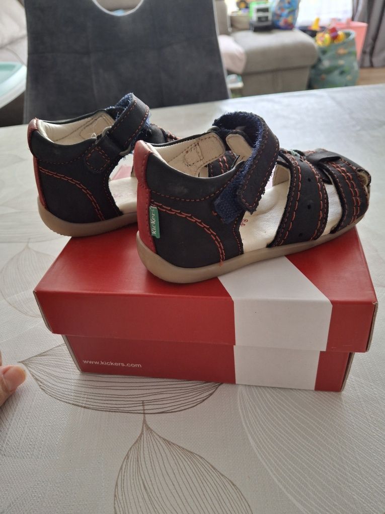 Детски сандали KicKers