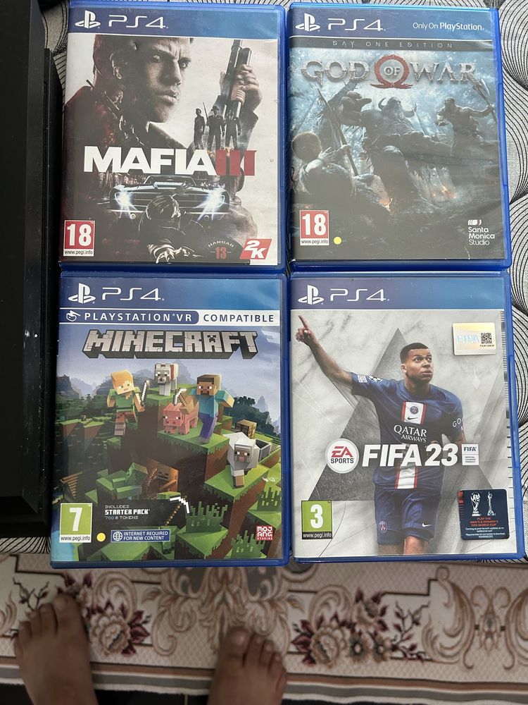 Playstation ps 4 с 4 дискови игри