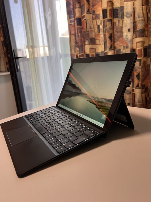 Laptop tableta 2in1 Lenovo IdeaPad MIIX 720 i5, 8GB ram, ideal tester