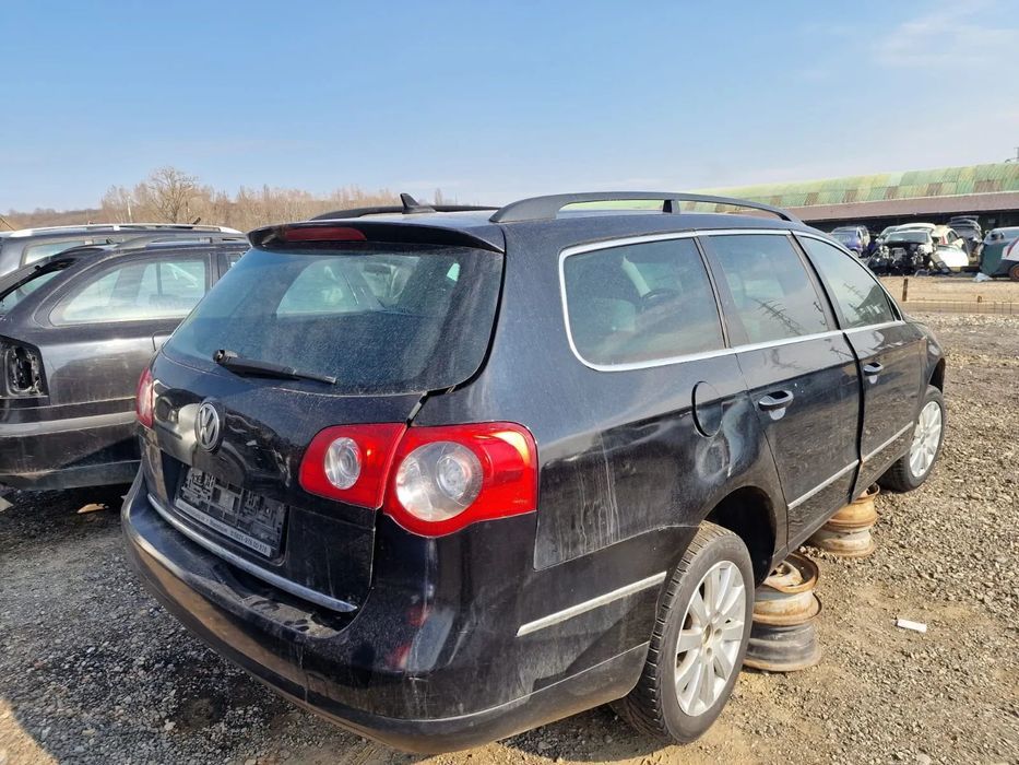 Dezmembram Volkswagen Passat B6, an 2010, 2.0 TDI cod CBB, cutie DSG