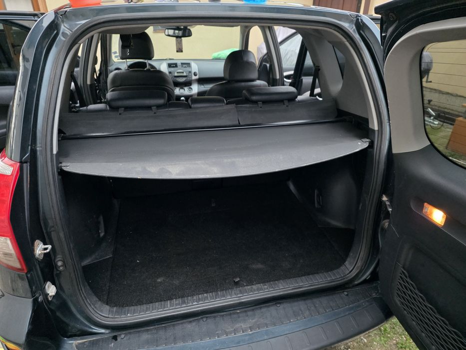 Toyota RAV4 2.2 D-4D • 177 к.с. • 2008 г. • 4x4