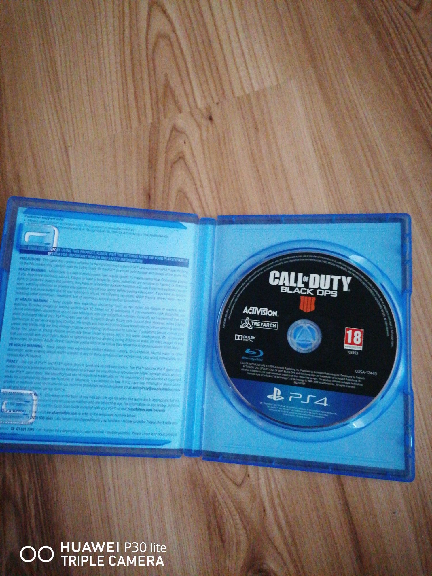 Vând joc ps4 Call of Duty Black ops 4