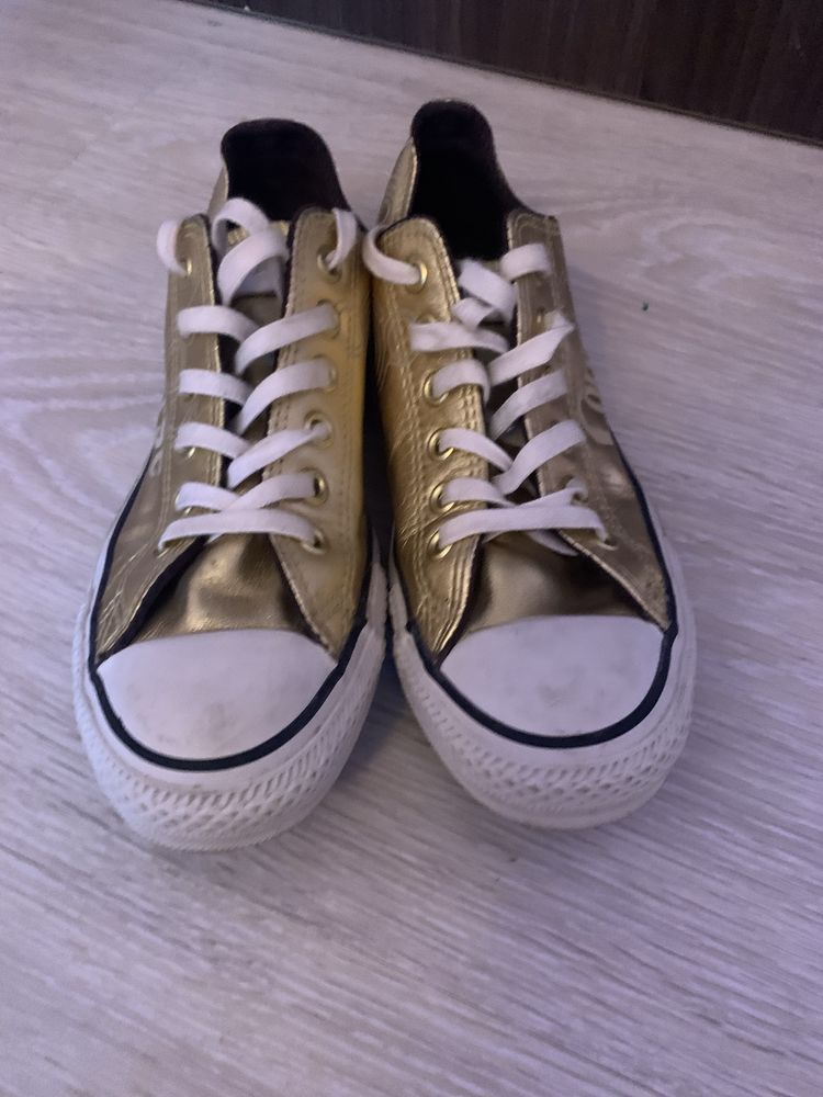 Adidasi Converse