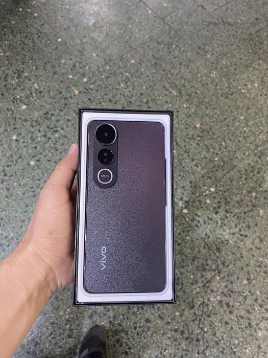 Новый телефон виво V50 LITE