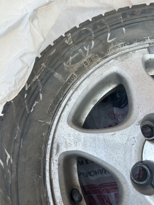 Зимняя резина на оригинальных дисках