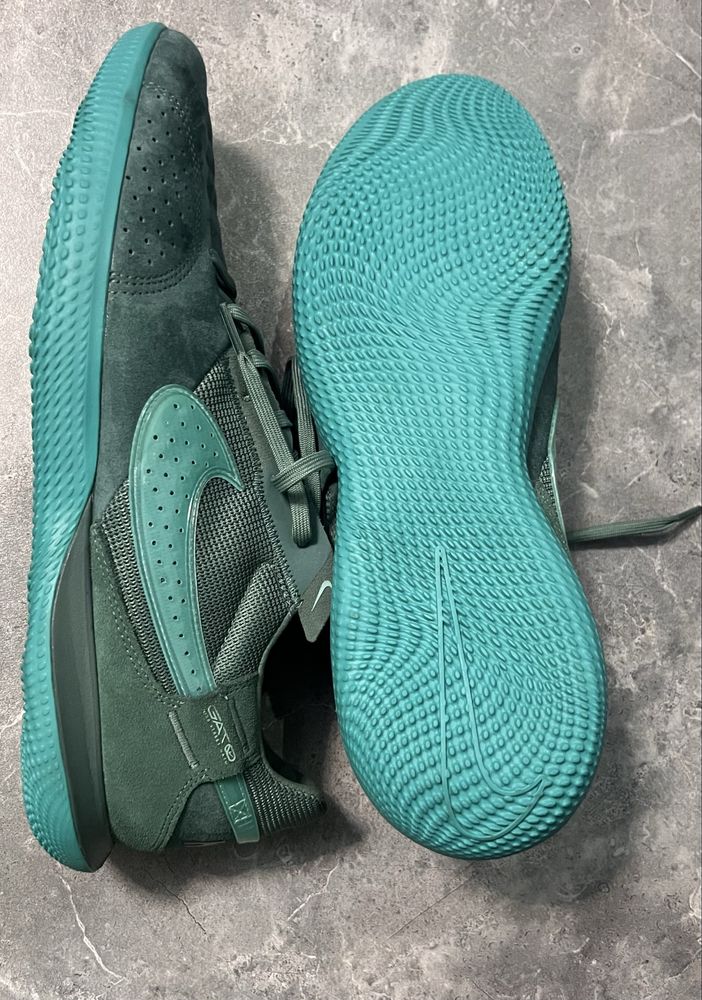 Nike React Gato
