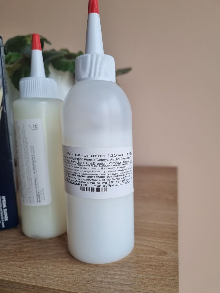 Боя Wella Koleston 12.81,оксидант 6%/12%,масажор за глава, Scwarzkoph