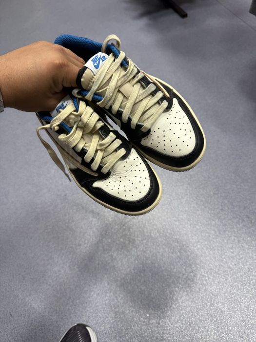 Jordan retro 1 travis