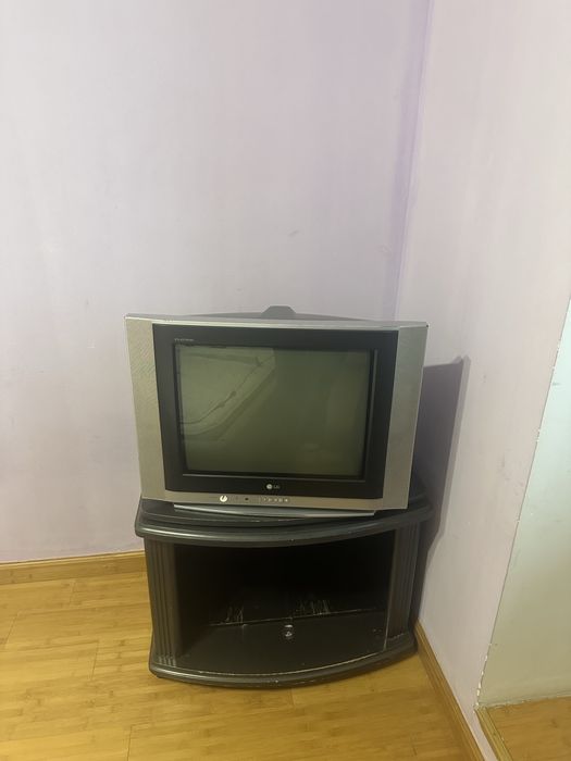 Телевизор в рабочем состоянии. Б/у