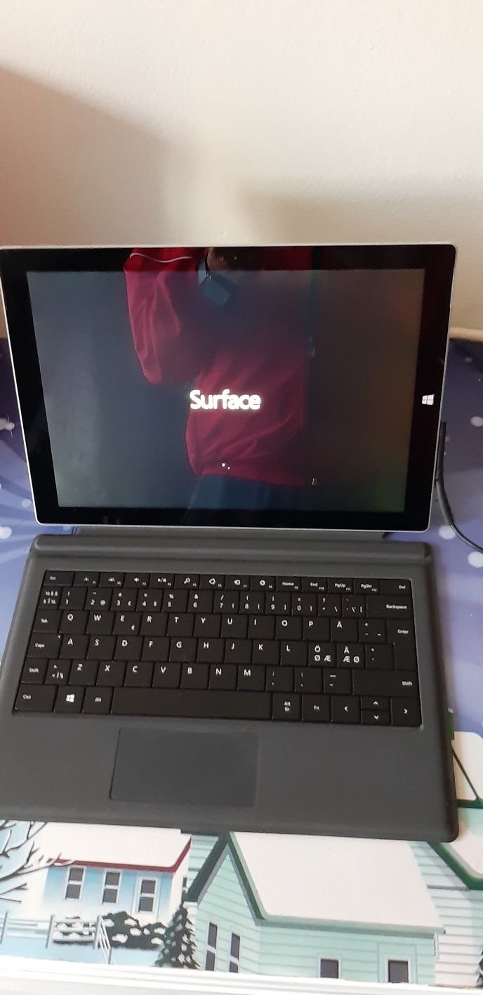 Tabletă Microsoft Surface Pro 3 , Touch Screen,Windows 10 pro licență.