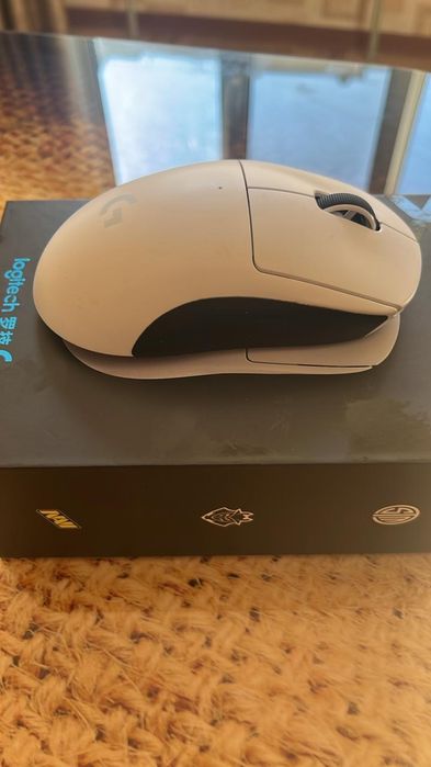 Мышка Logitech Superlight 1