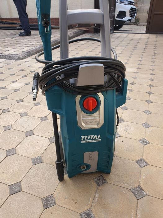 Карчер аппарат  срочно продаётся