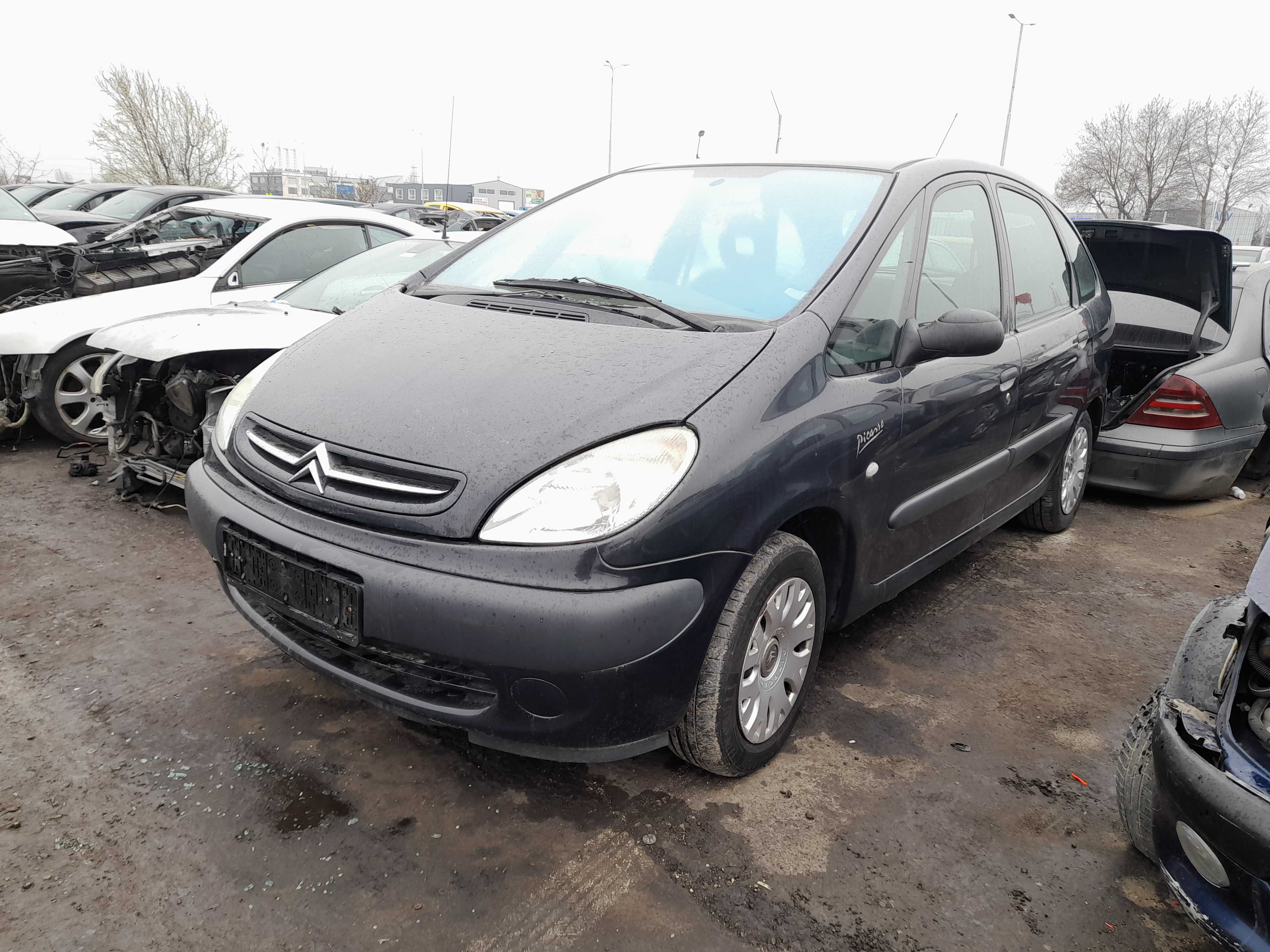 На части! Citroen Xsara Picasso 1.8i