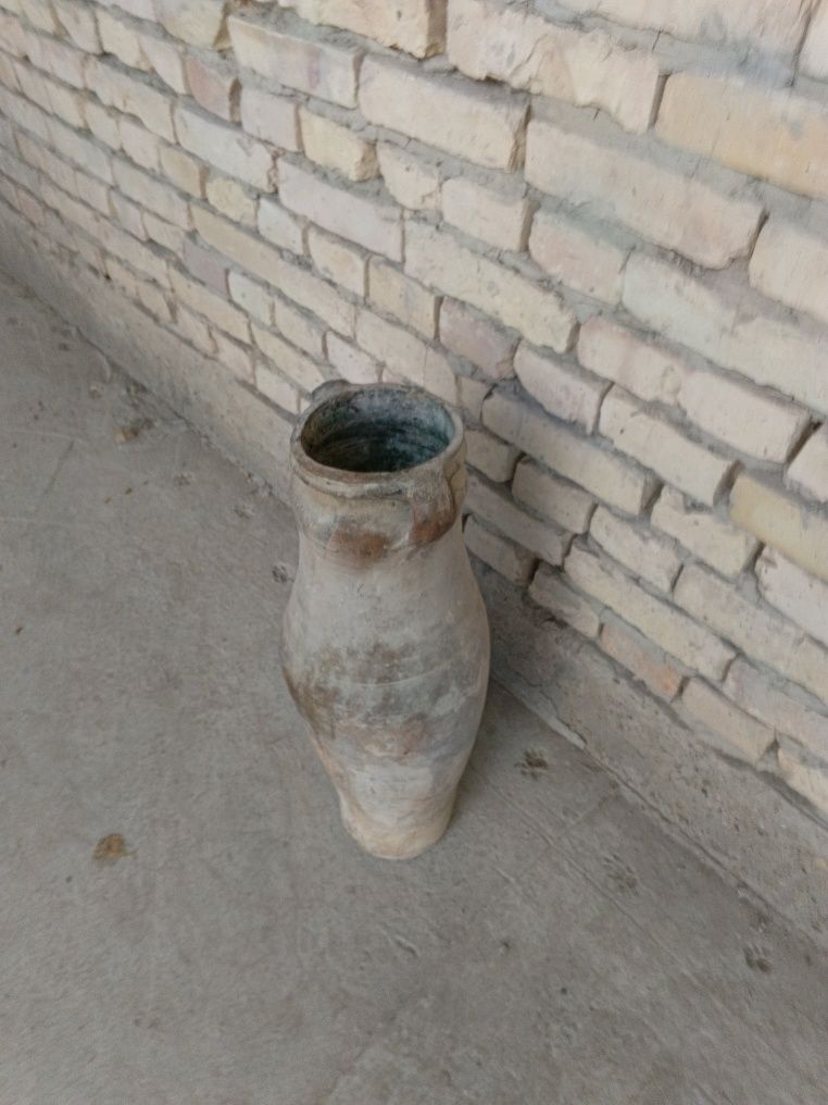 Qadimgi koʼza sotiladi