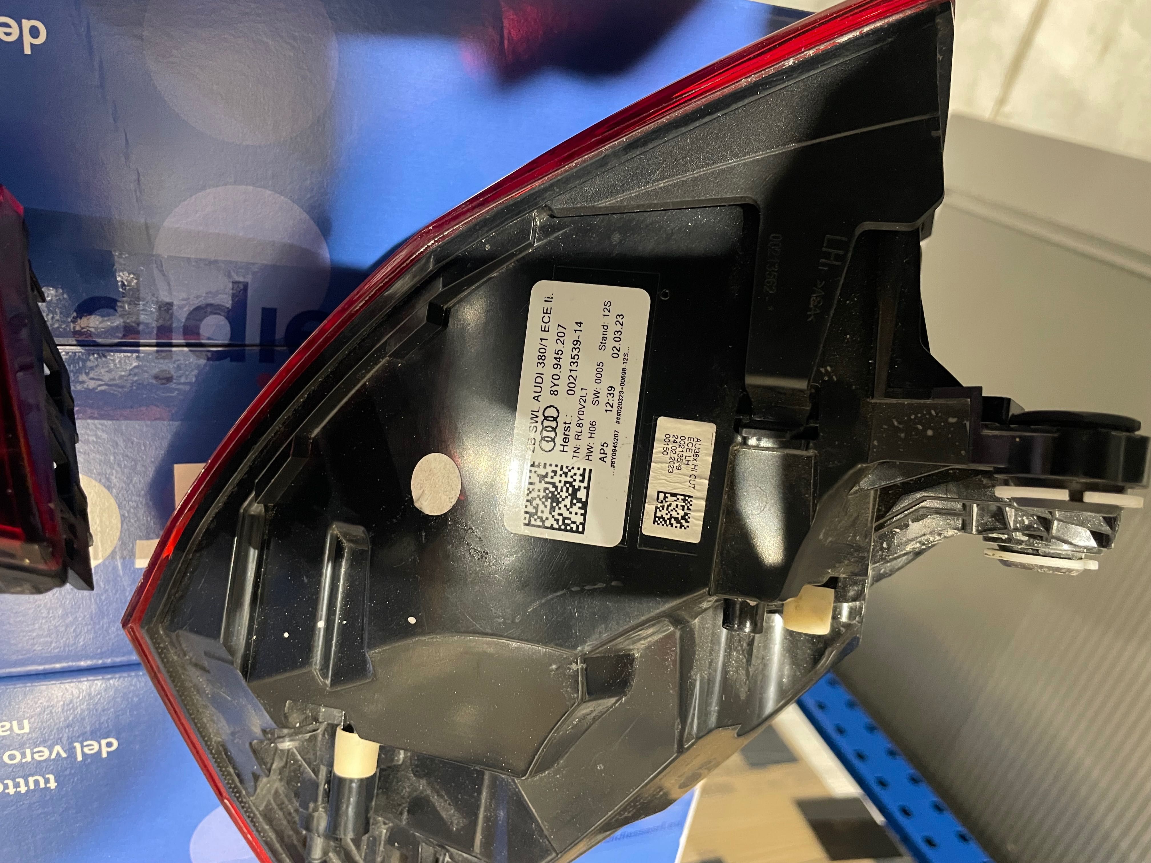 Audi A3 8Y , комплект стопове LED