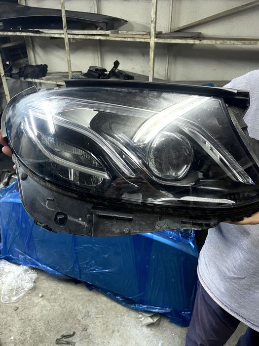 Mercedes W213 multibeam led фар оборудван