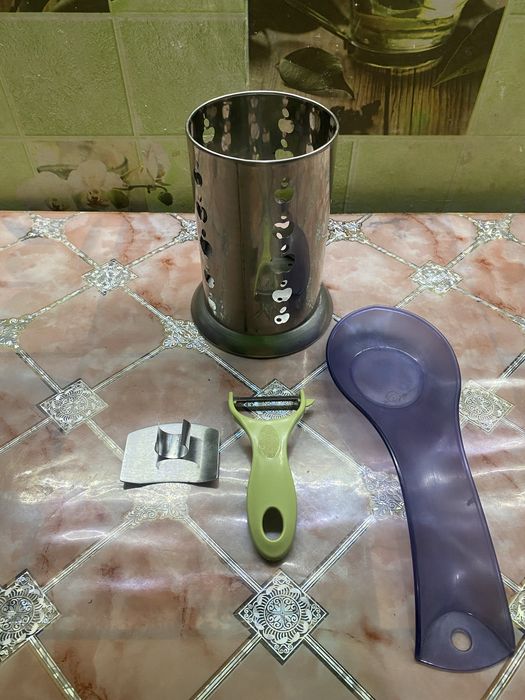 Посуда разная.