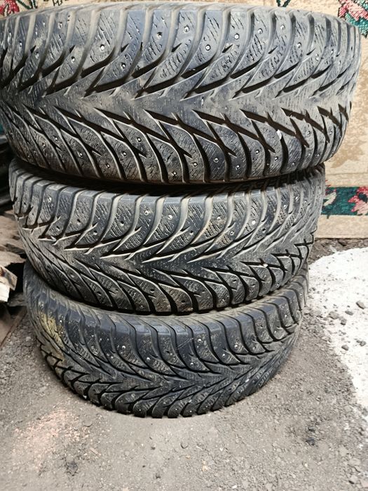 Продам зимние шины шипованные