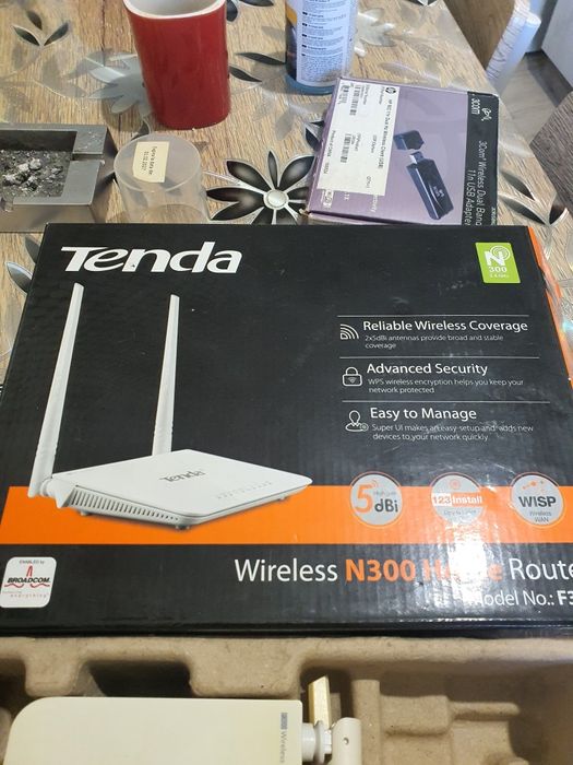 Vând ruter Tenda F300