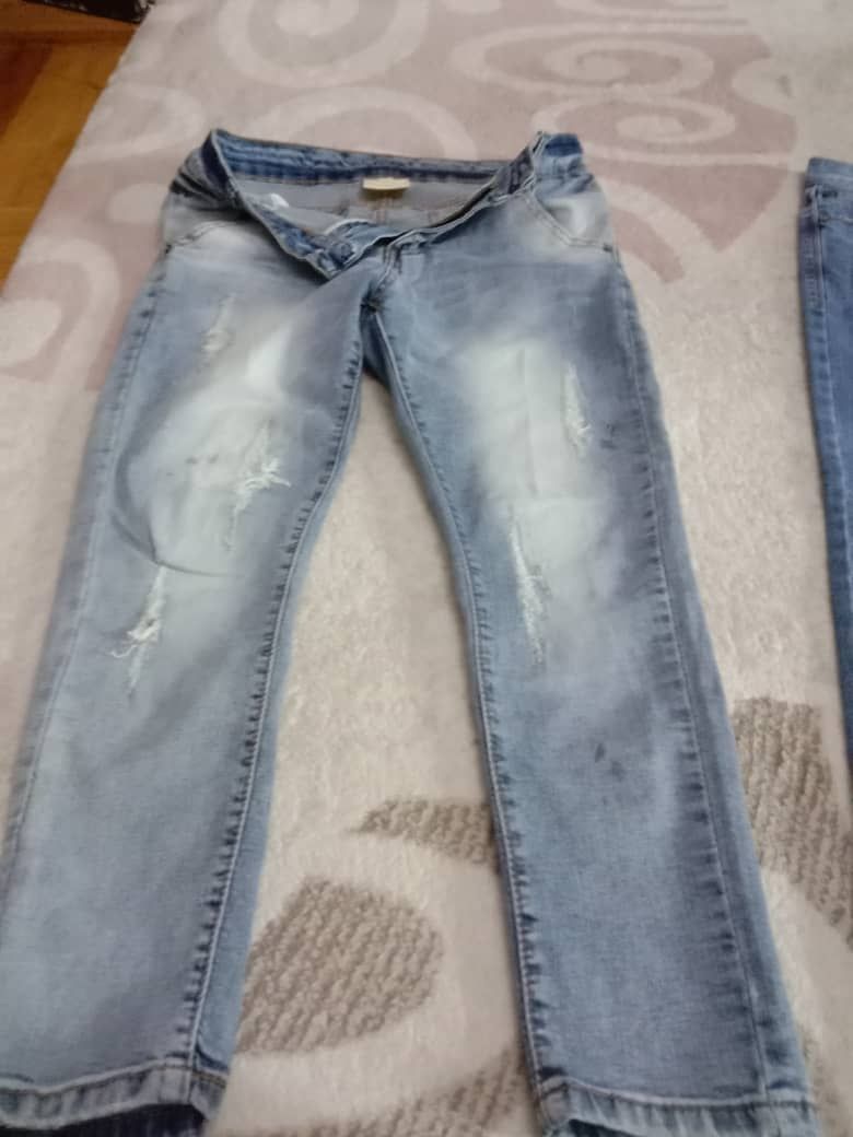 Продаю женские джинсы