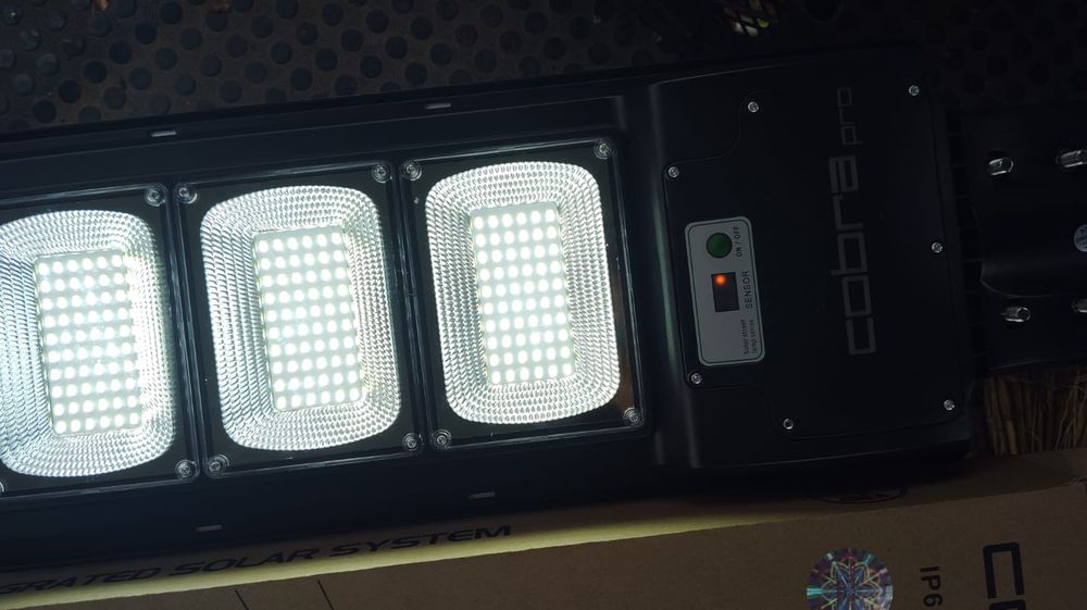 Соларна лампа кобра