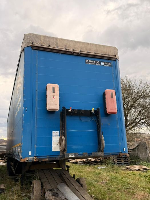 Semiremorci Kögel si Schmitz