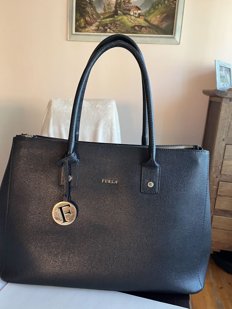Продавам чанта Furla Linda