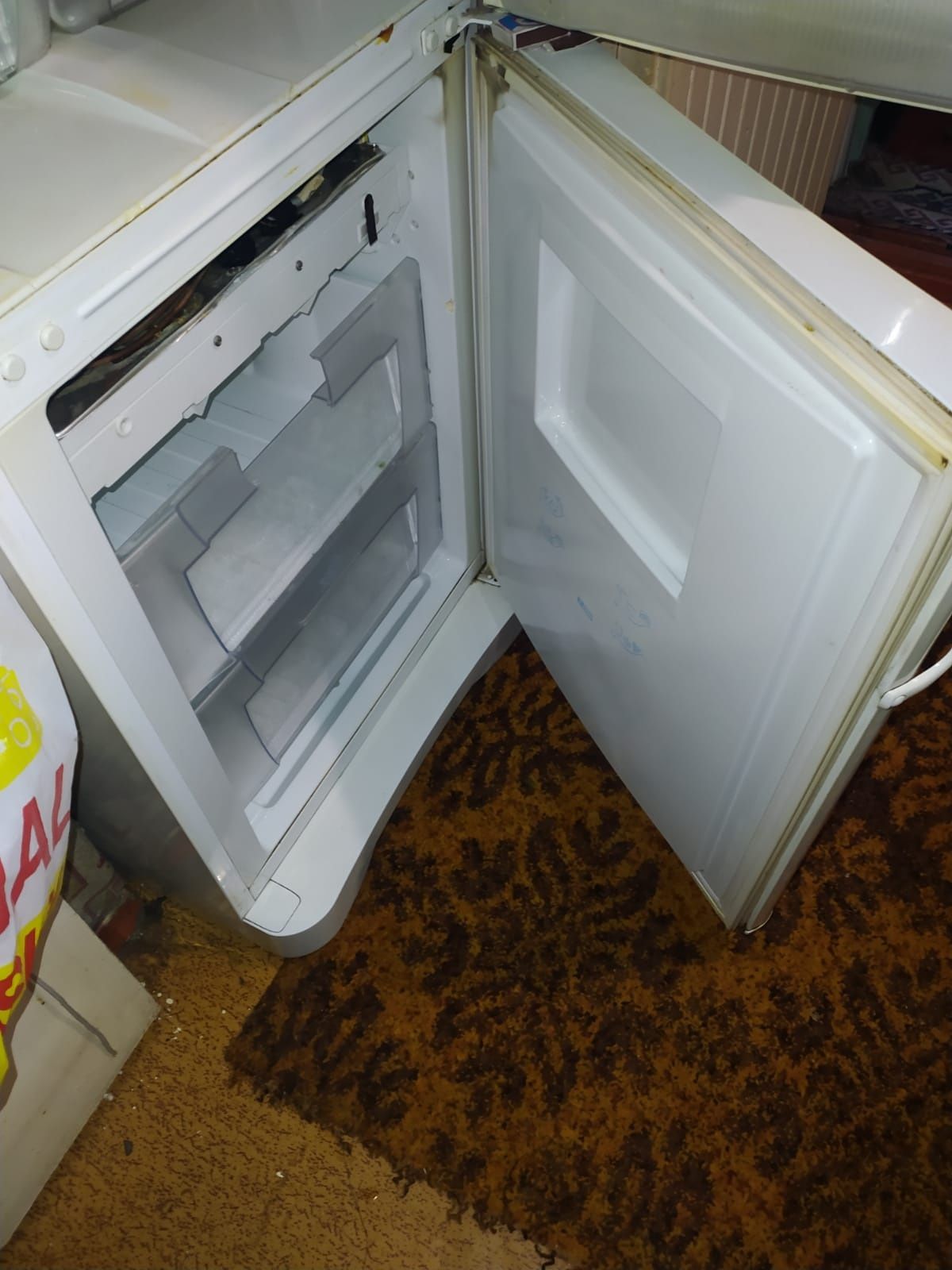 Холодильник  индезит